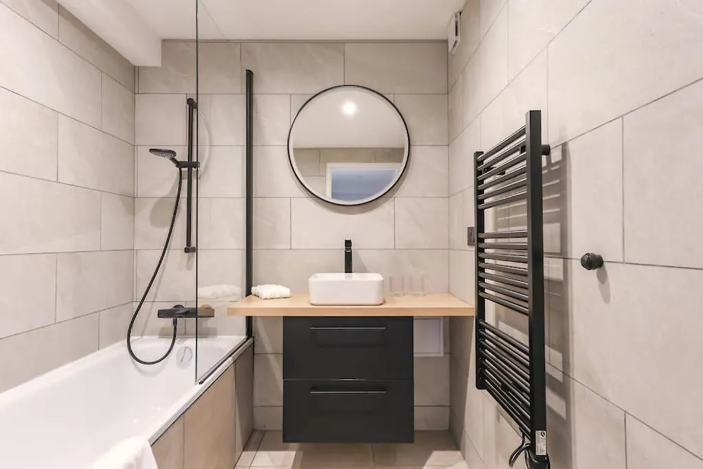 Apartment Urban Retreat Brand-New Duplex 2-Bedroom Paris
