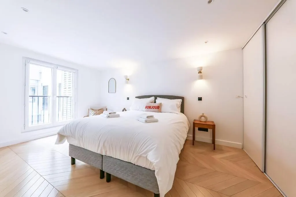 פריז Urban Retreat Brand-New Duplex 2-Bedroom צרפת