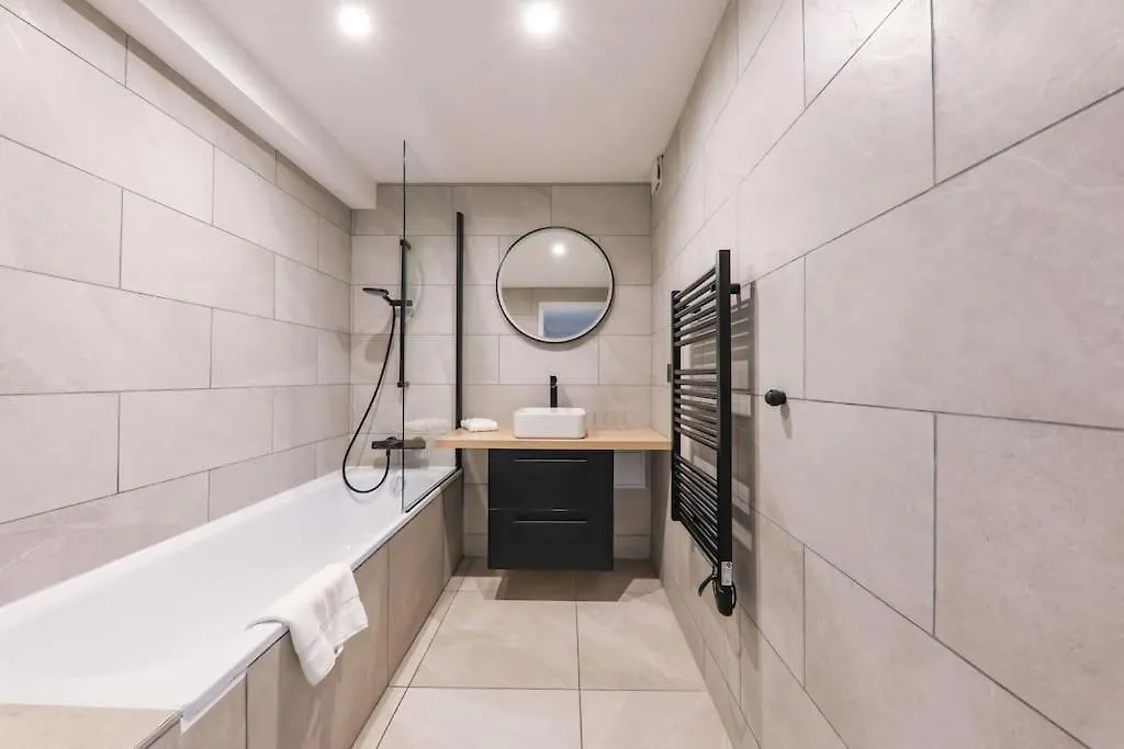 פריז Urban Retreat Brand-New Duplex 2-Bedroom